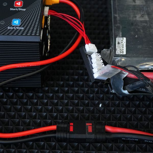 Зарядний пристрій 2-канальний 24В 25А 2-6S LiPo/LiHV 1200Вт 220В (UP600+) ULTRA POWER PROTESTER UP600PLUS UP600PLUS фото