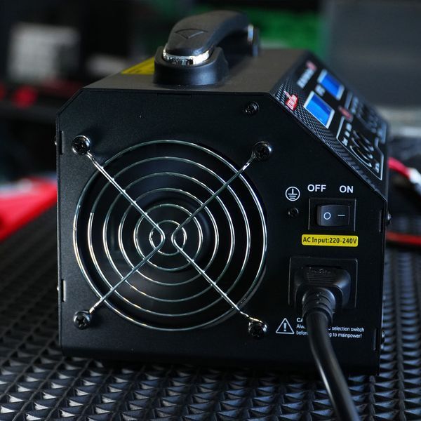 Зарядное устройство 2-канальное 2x22А 2-6S LiPo/LiHV 1100Вт 220В ULTRA POWER PROTESTER UP1100 UP1100 фото