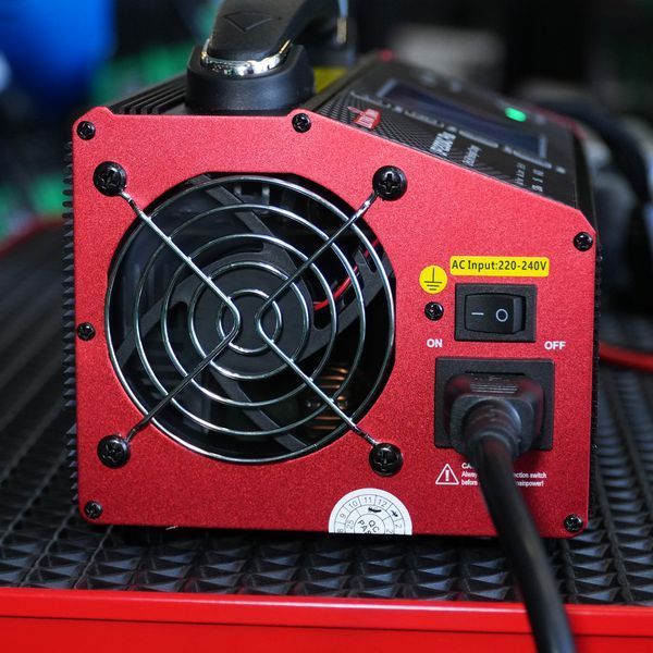 Зарядний пристрій 2-канальний 15А 6-12S LiPo/LiHV 1200Вт 220В ULTRA POWER PROTESTER UP1200AC PLUS UP1200AC PLUS фото