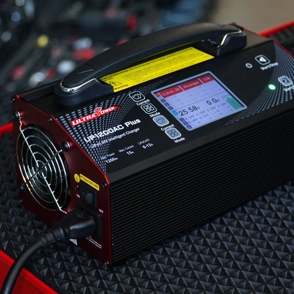 Зарядний пристрій 2-канальний 15А 6-12S LiPo/LiHV 1200Вт 220В ULTRA POWER PROTESTER UP1200AC PLUS UP1200AC PLUS фото