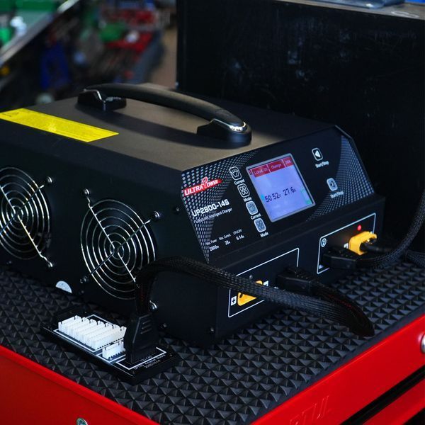 Зарядное устройство 2-канальное 28А 6-14S LiPo/LiHV 2800Вт 220В ULTRA POWER PROTESTER UP2800-14S UP2800-14S фото