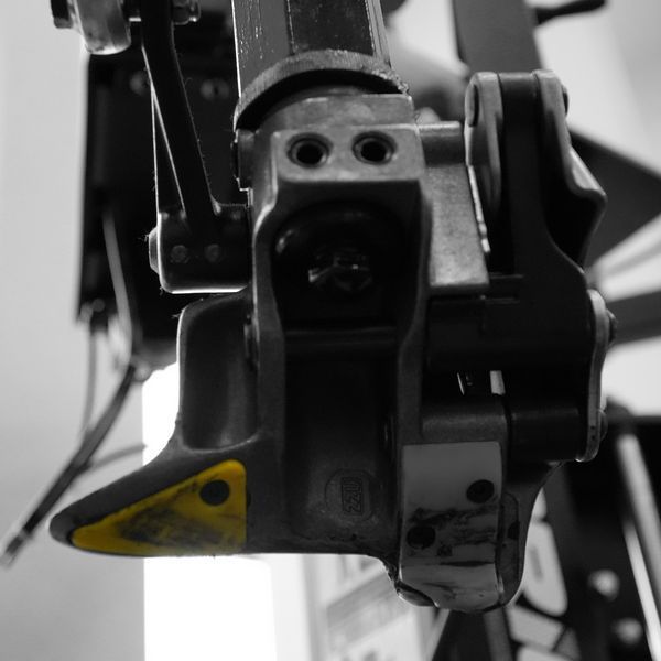 Пластикова накладка на монтажну головку GT889NV DEMOUNT HEAD COVER C-8R-1A40014 C-8R-1A40014 фото